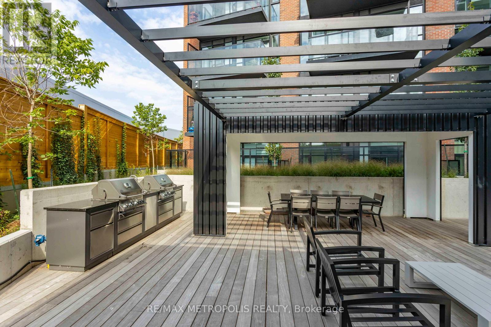 407 - 2300 St Clair Avenue W Property Photo 18