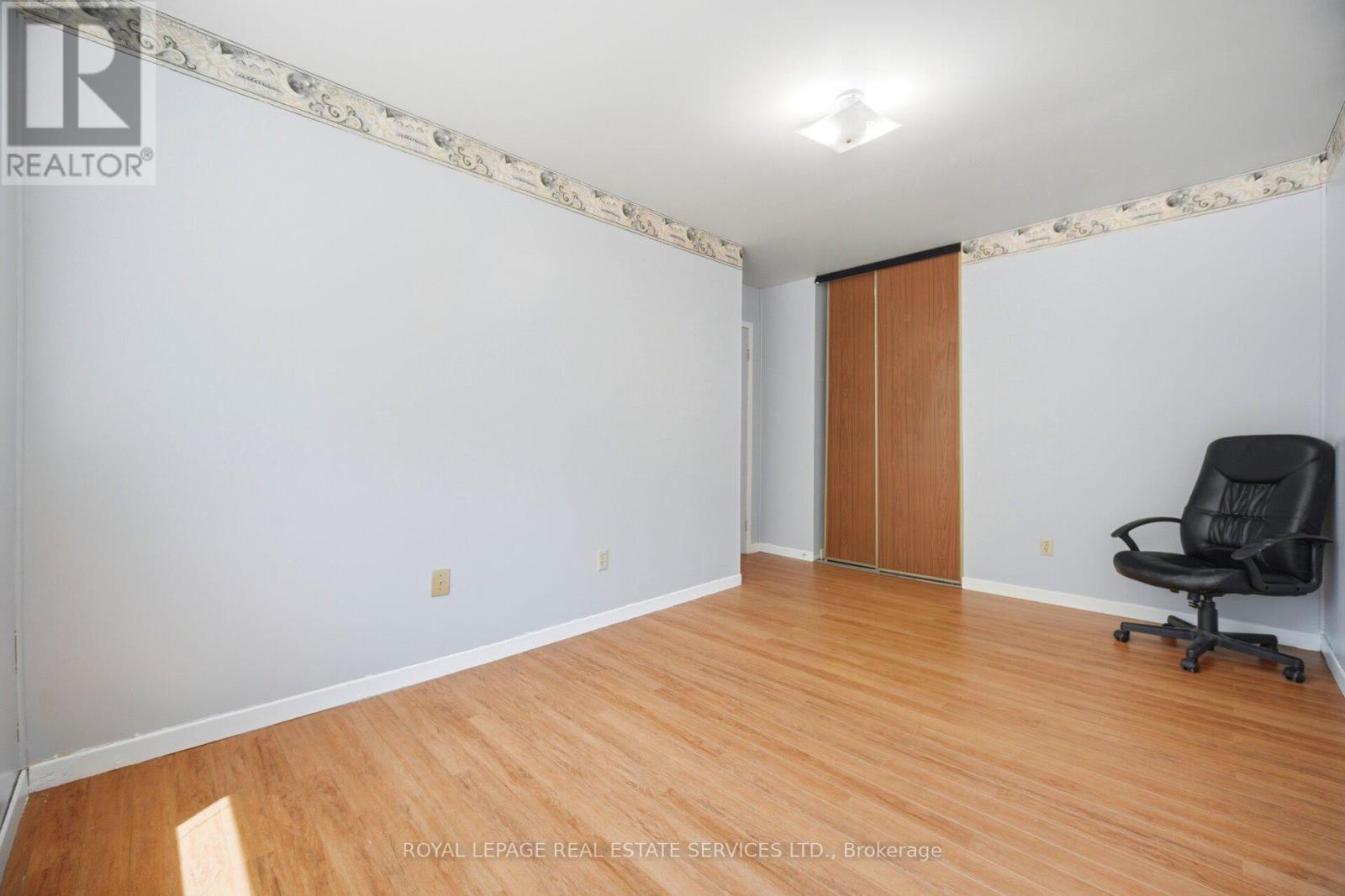 21 - 345 Meadows Boulevard Property Photo 30
