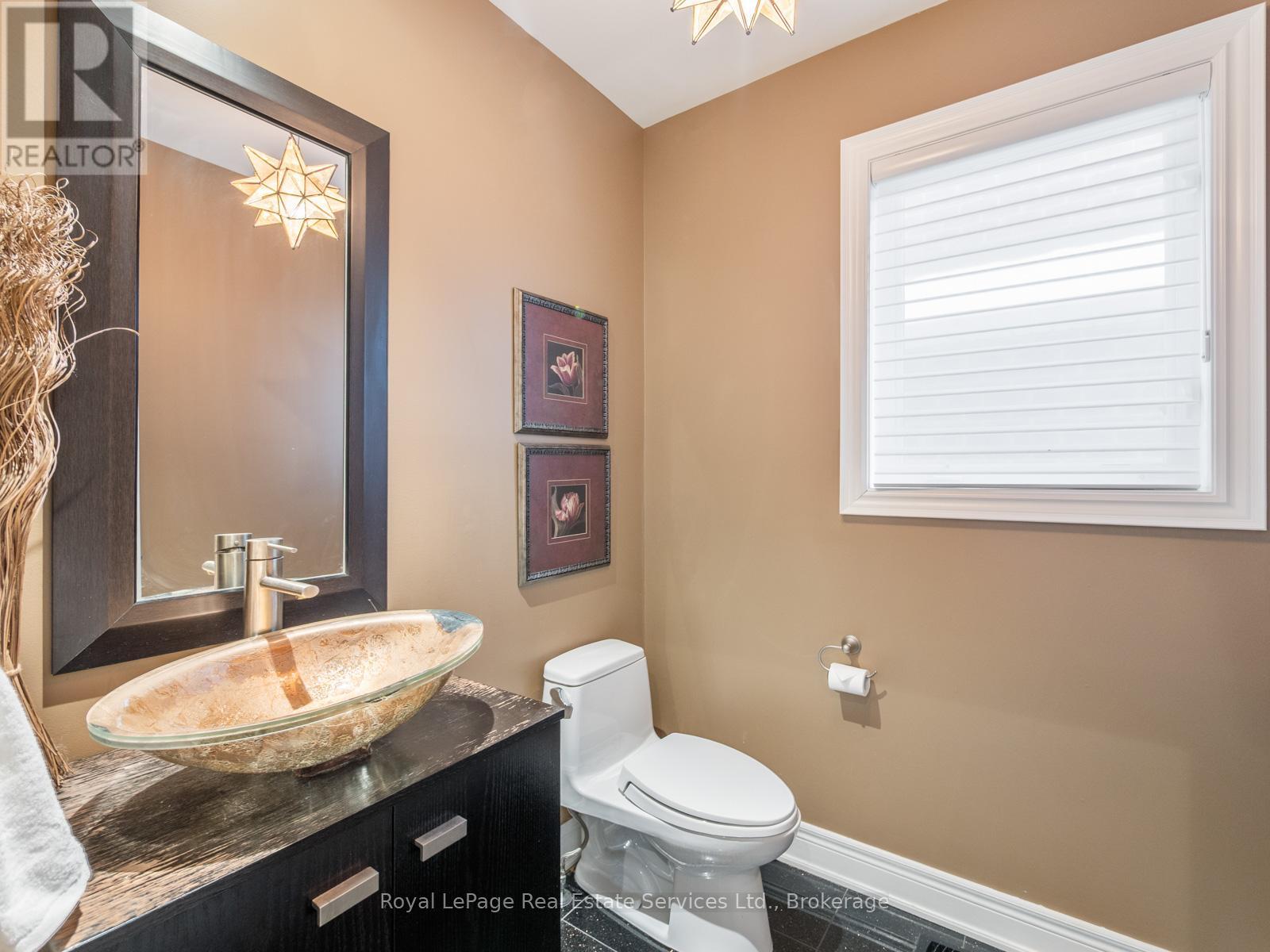 1468 Ferncrest Road Property Photo 6