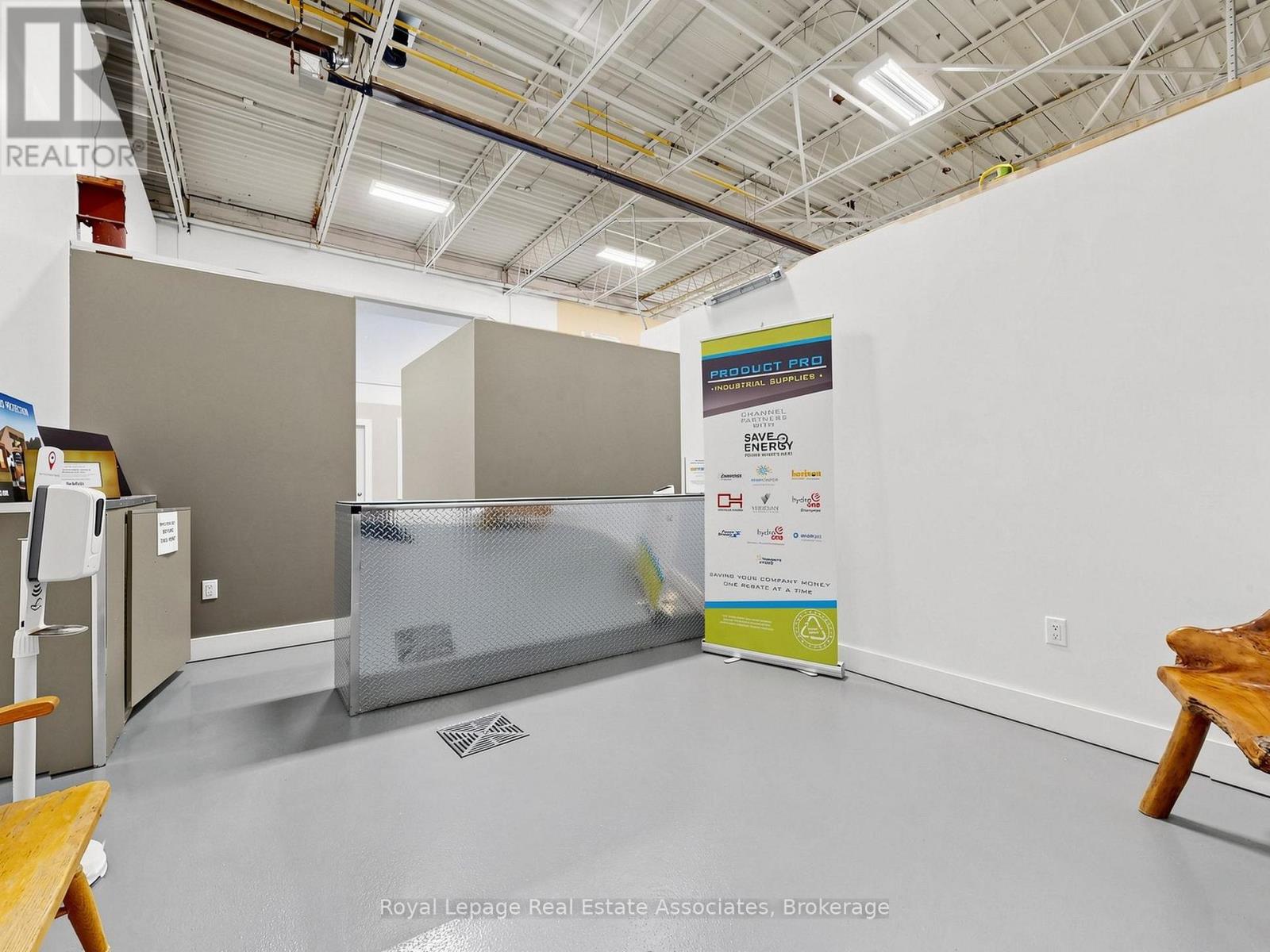 W13426026 Property Photo 10