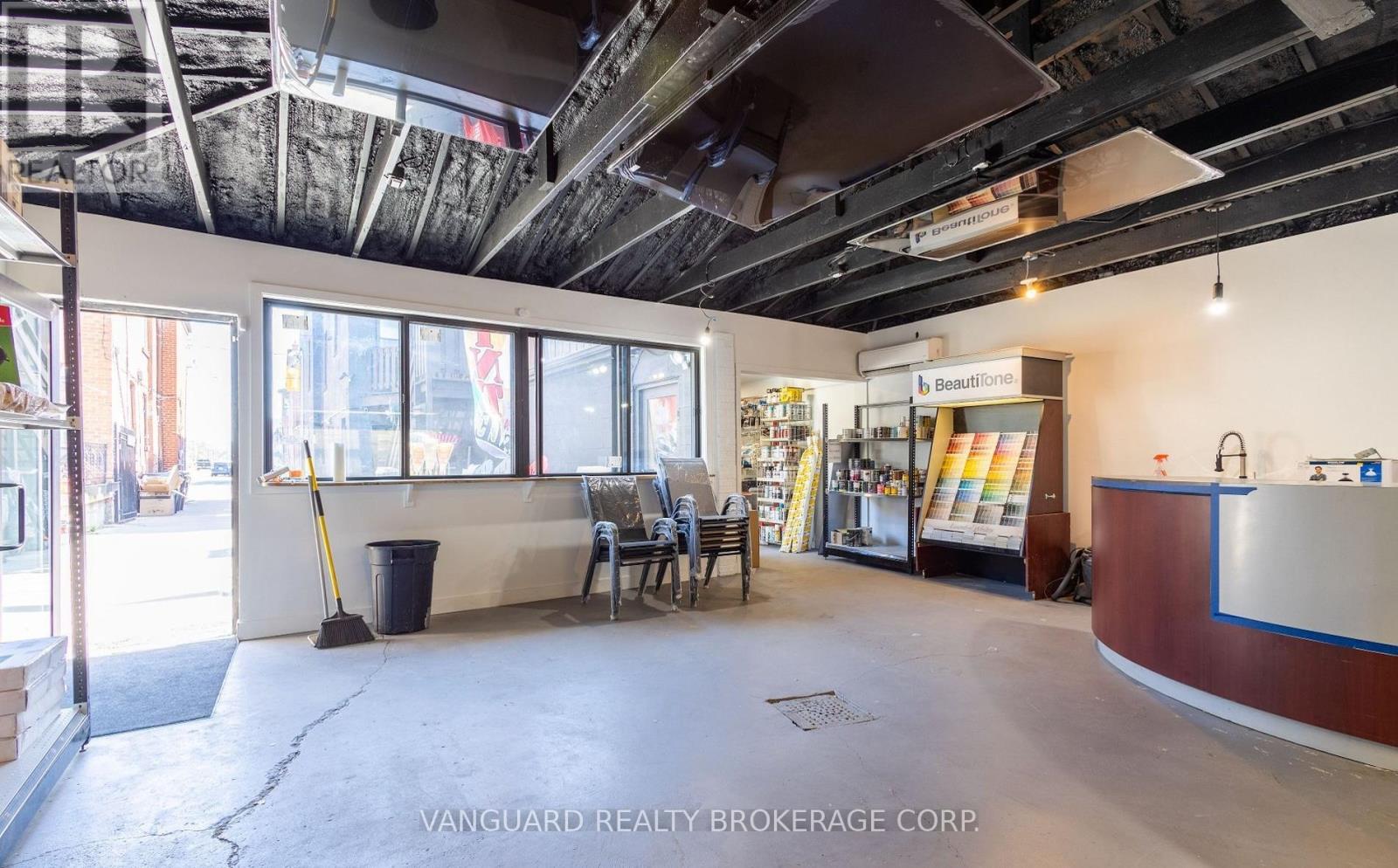1212 Dufferin Street Property Photo 6