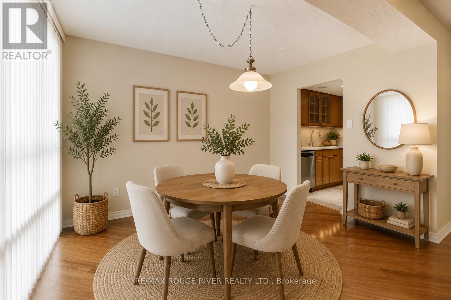 1008 - 3650 Kaneff Crescent Property Photo 4