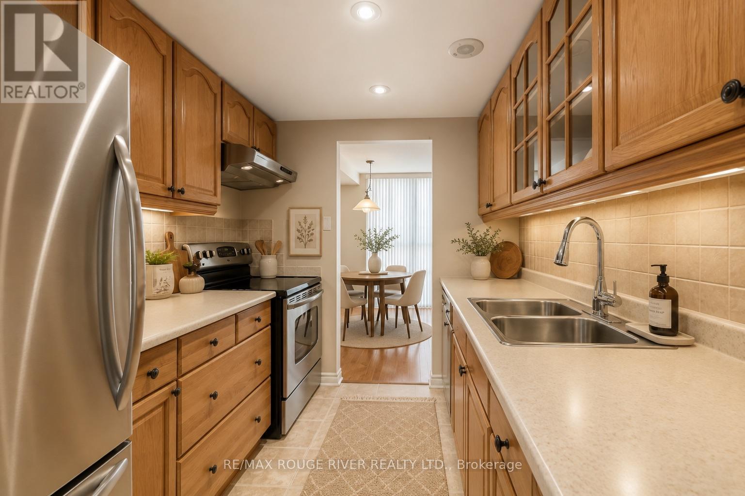 1008 - 3650 Kaneff Crescent Property Photo 5