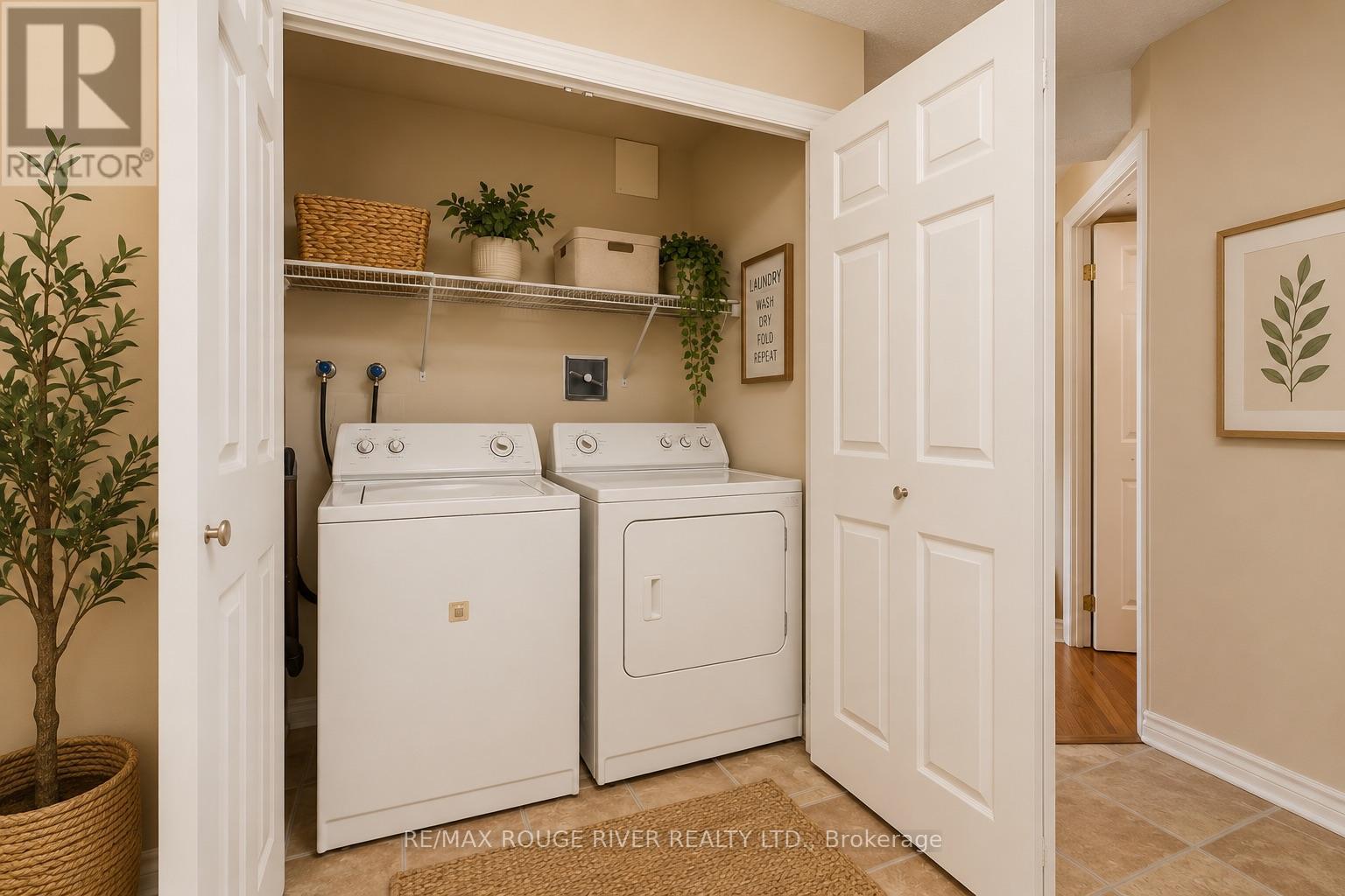 1008 - 3650 Kaneff Crescent Property Photo 7