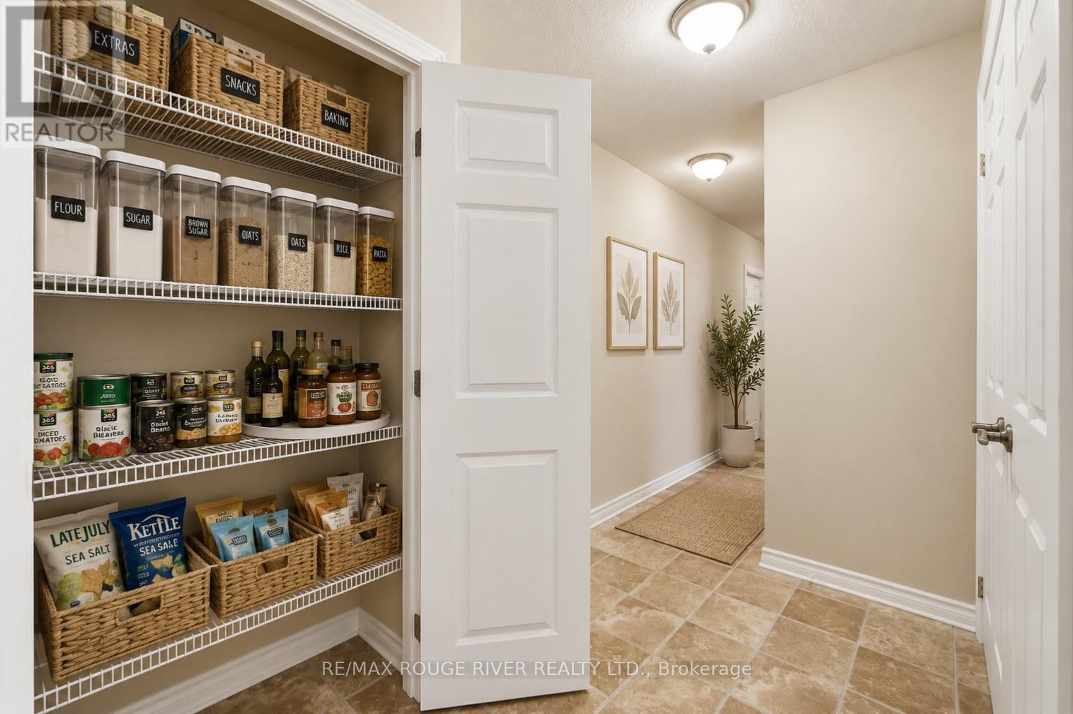 1008 - 3650 Kaneff Crescent Property Photo 14