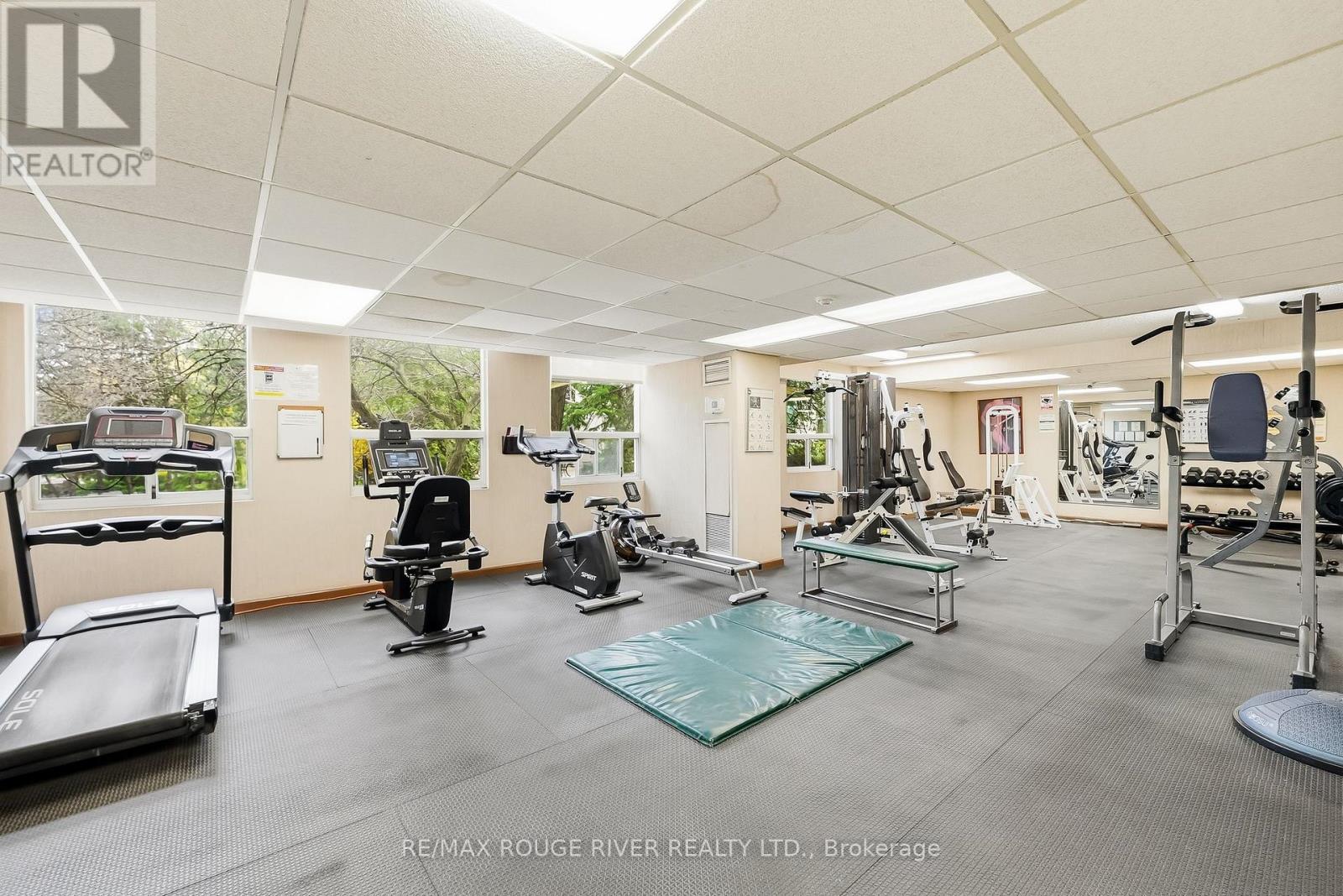 1008 - 3650 Kaneff Crescent Property Photo 17