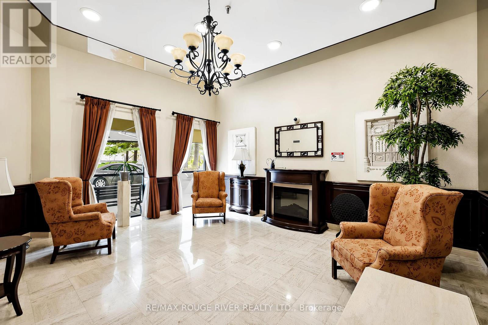 1008 - 3650 Kaneff Crescent Property Photo 18