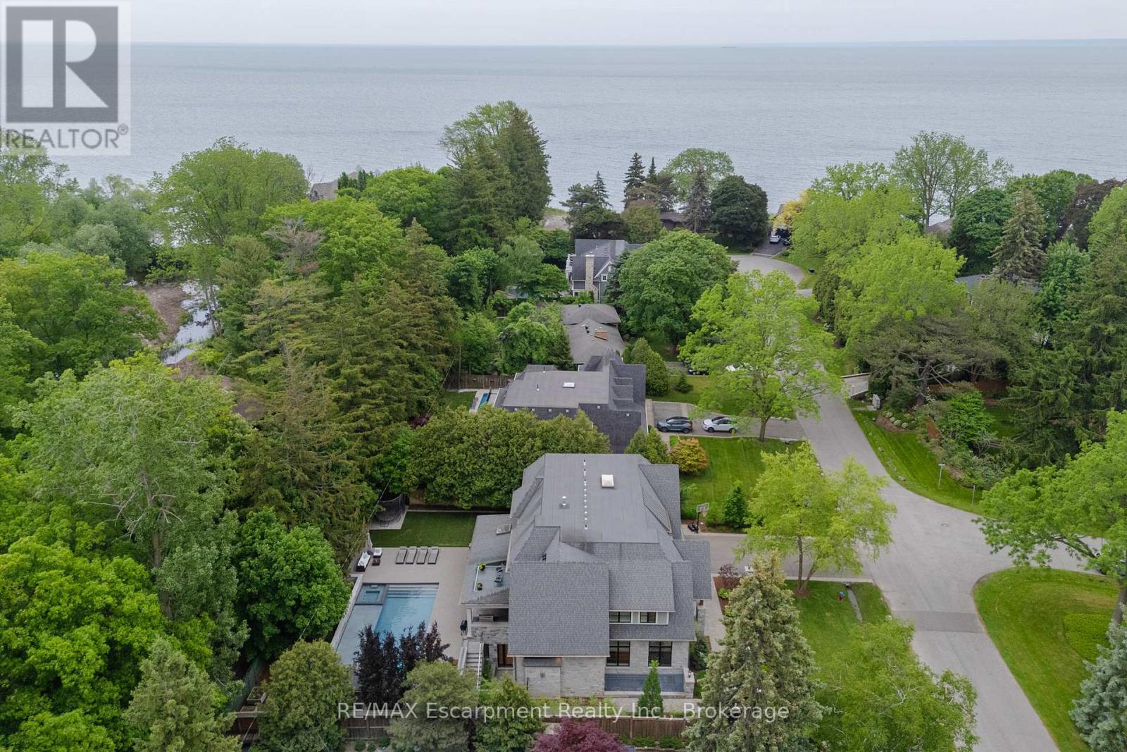 129 Wolfdale Avenue Property Photo 3