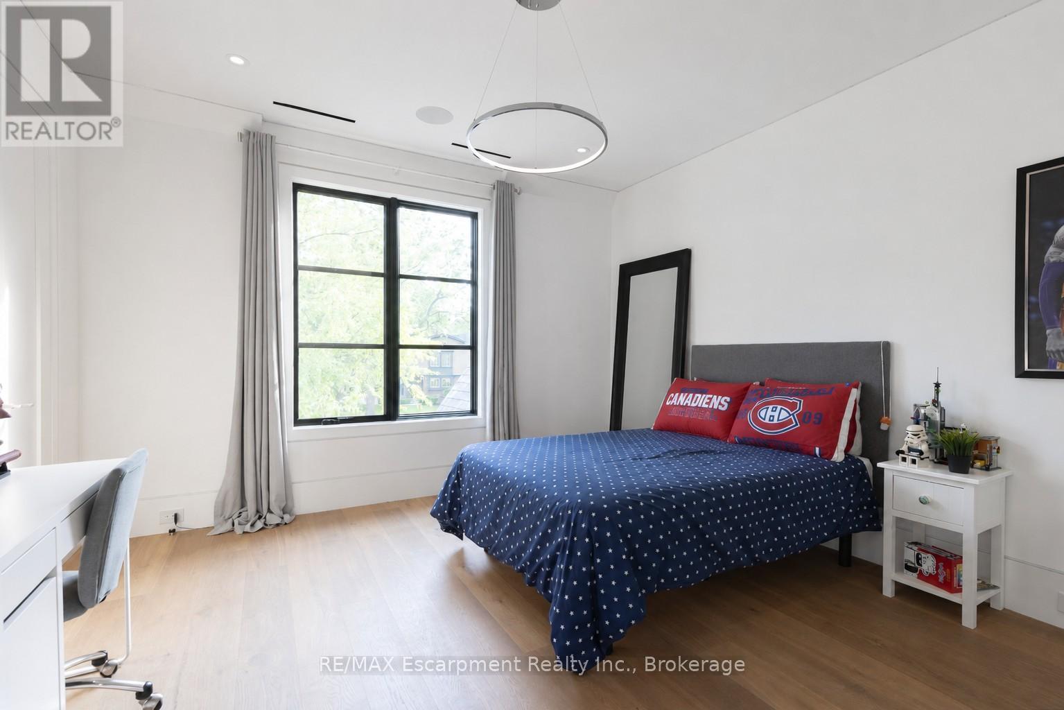 129 Wolfdale Avenue Property Photo 27