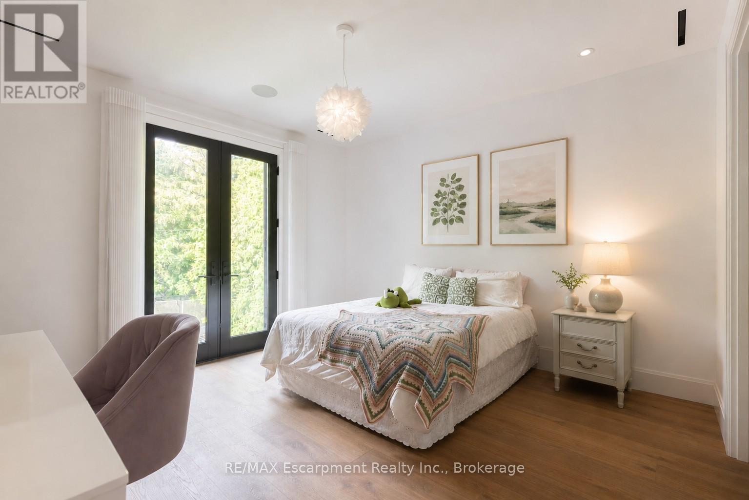 129 Wolfdale Avenue Property Photo 29