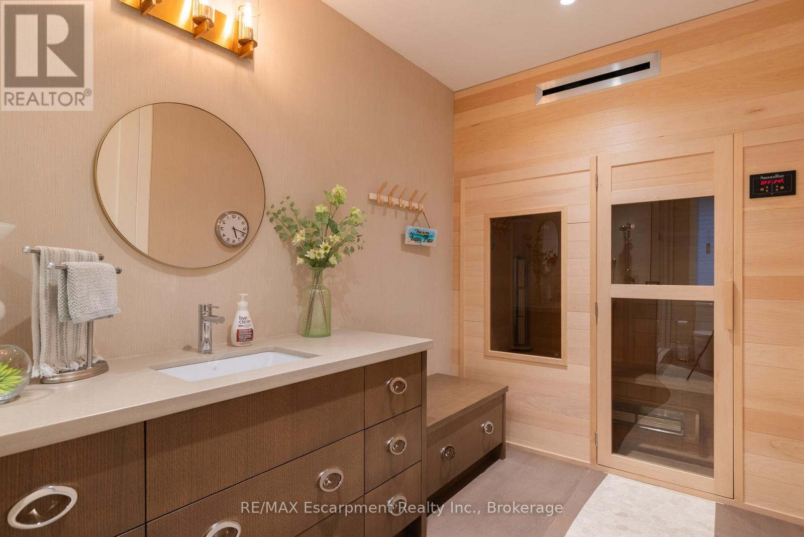 129 Wolfdale Avenue Property Photo 37
