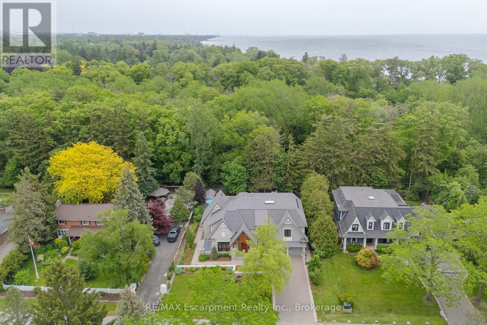 129 Wolfdale Avenue Property Photo 44