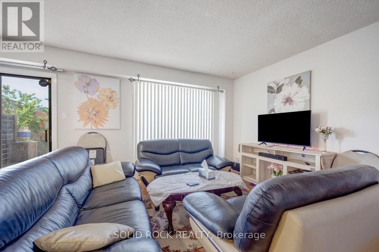 60 Martindale Crescent Property Photo 10