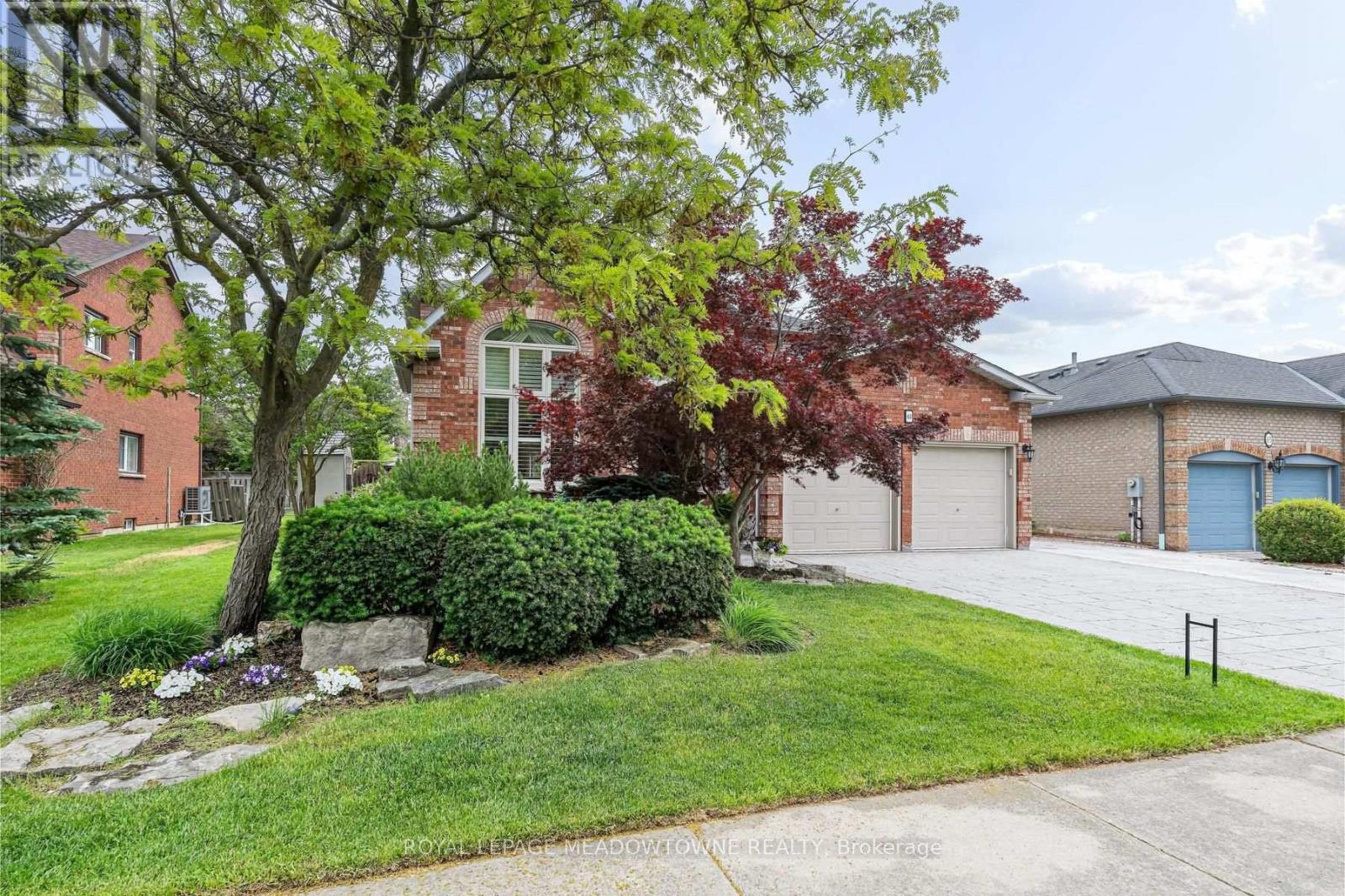 63 CRAIG CRESCENT Property Photo 1