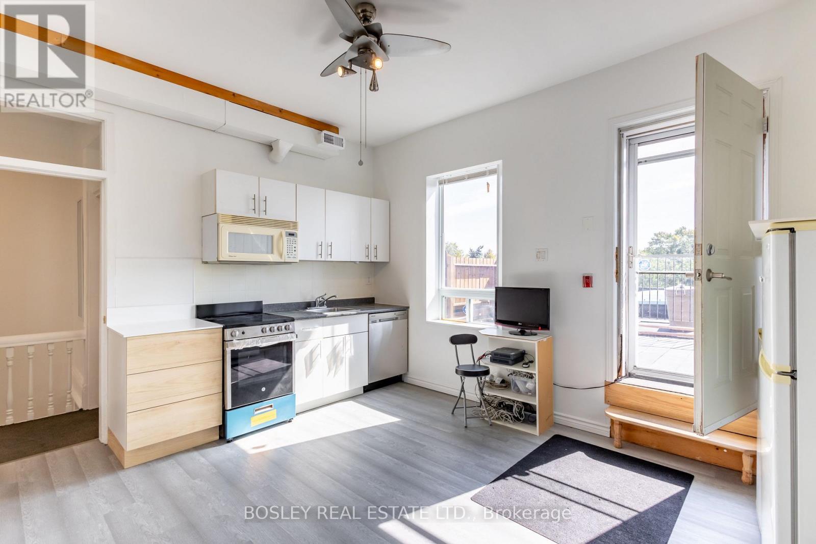 2963 Dundas Street W Property Photo 5