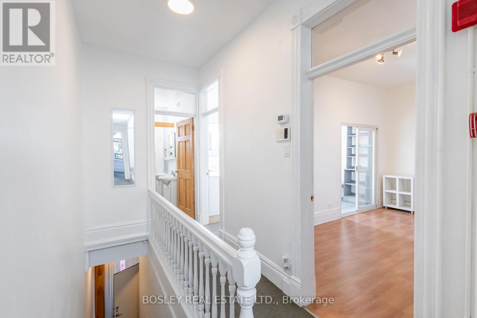2963 Dundas Street W Property Photo 15