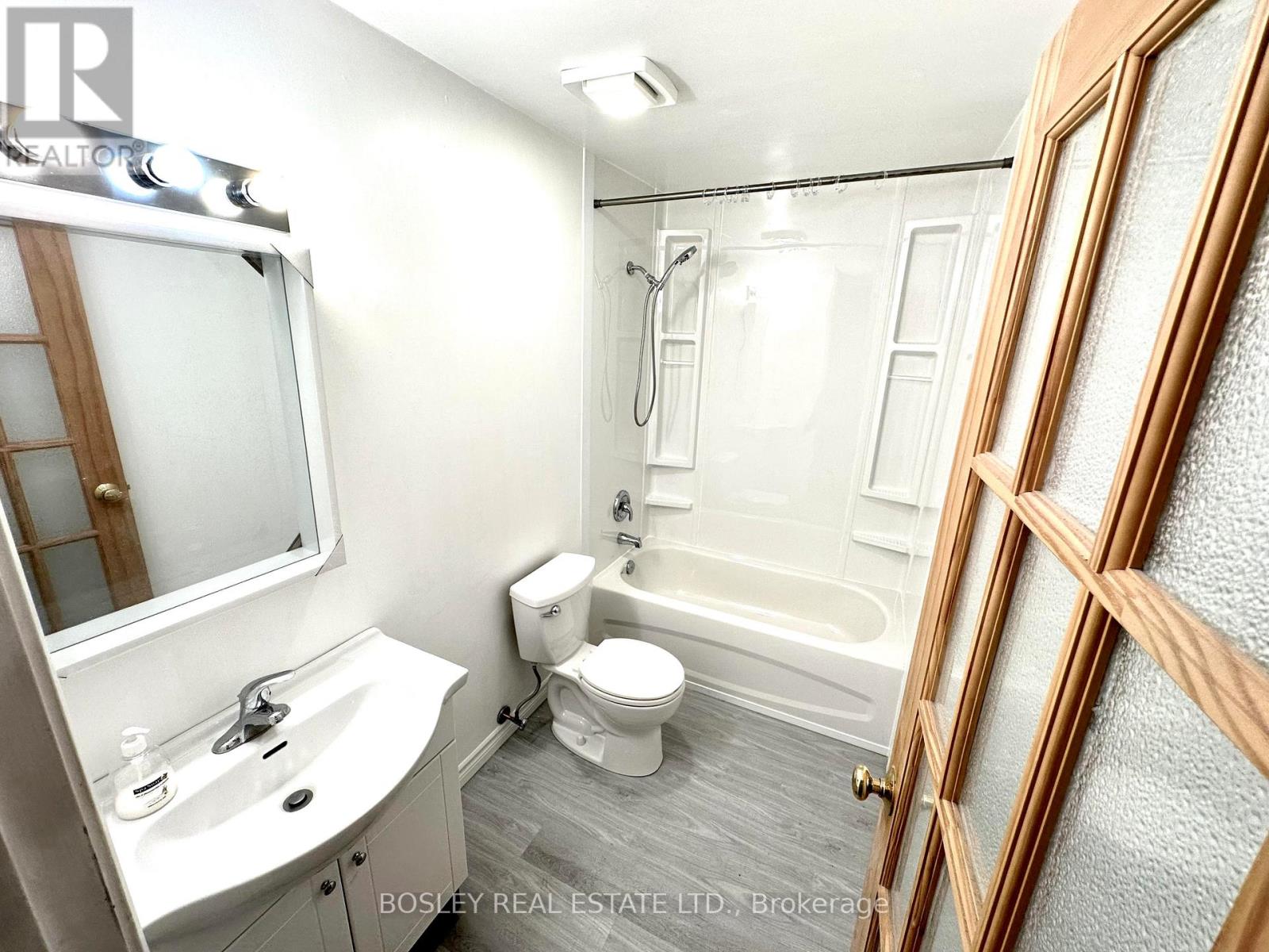 2963 Dundas Street W Property Photo 17
