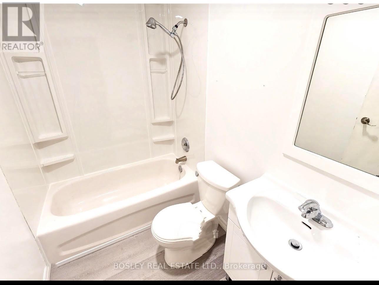 2963 Dundas Street W Property Photo 18
