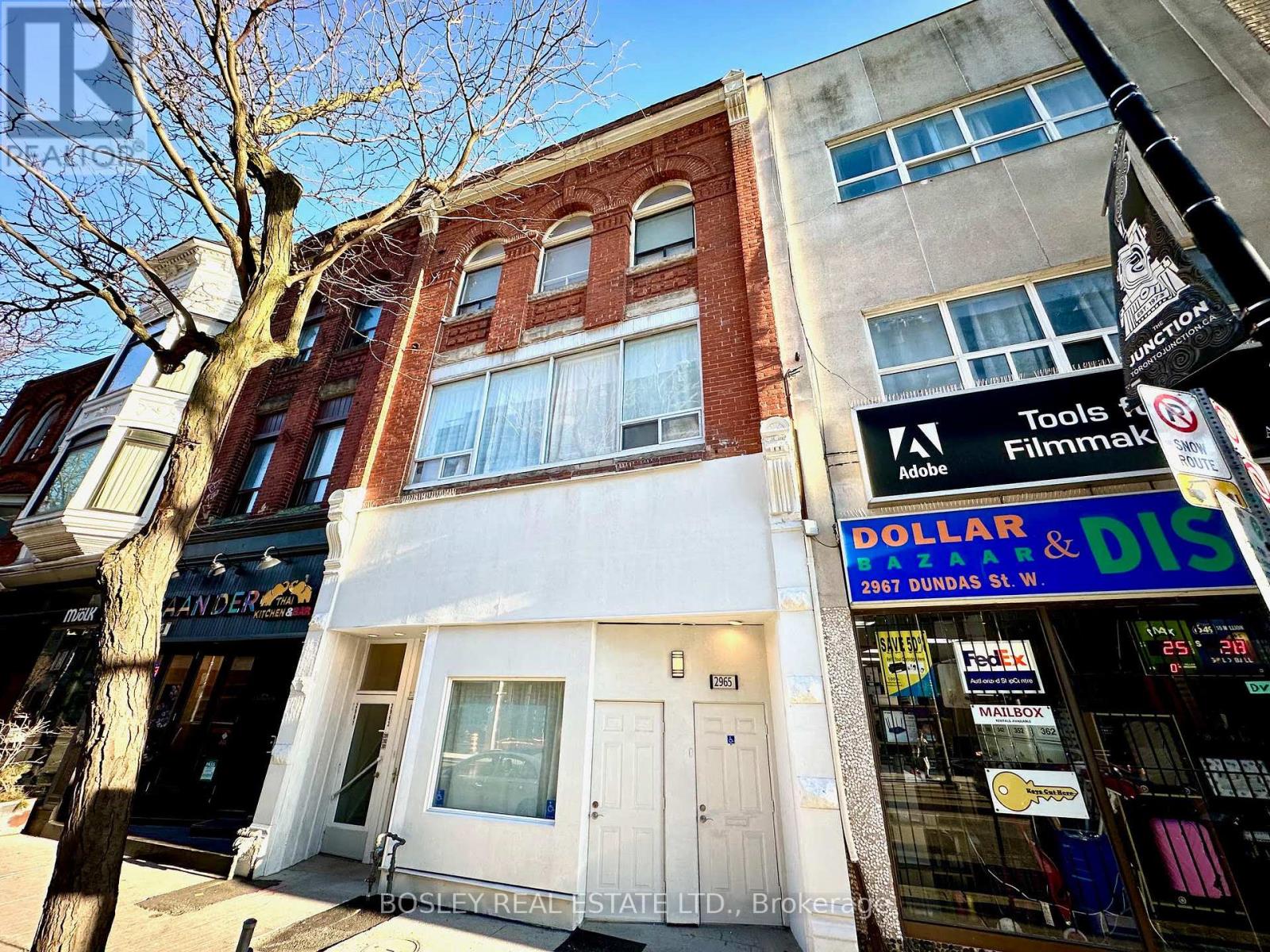 2963 Dundas Street W Property Photo 30
