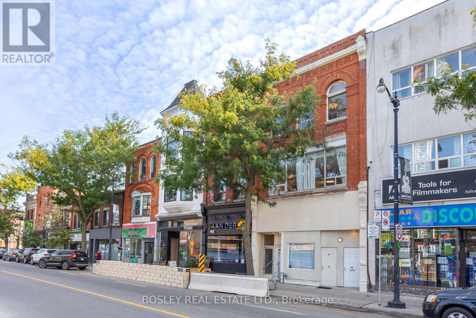 2963 Dundas Street W Property Photo 2