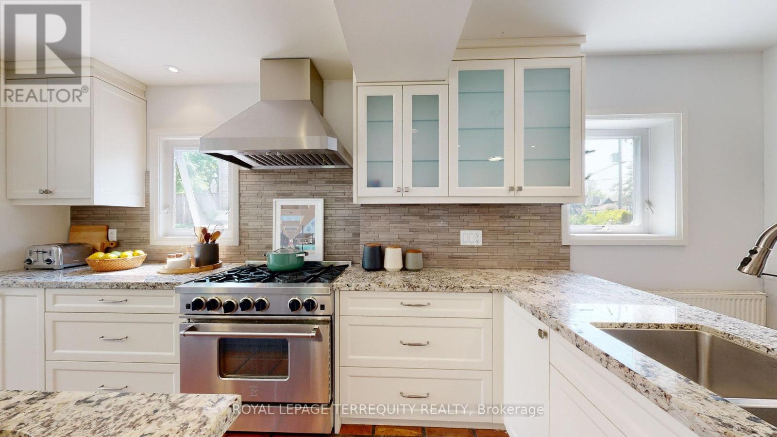 65 Burnhamthorpe Crescent Property Photo 17