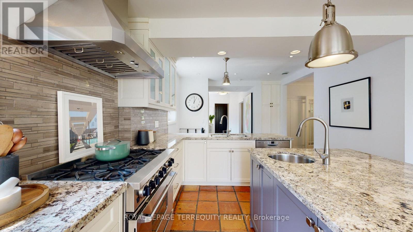 65 Burnhamthorpe Crescent Property Photo 18