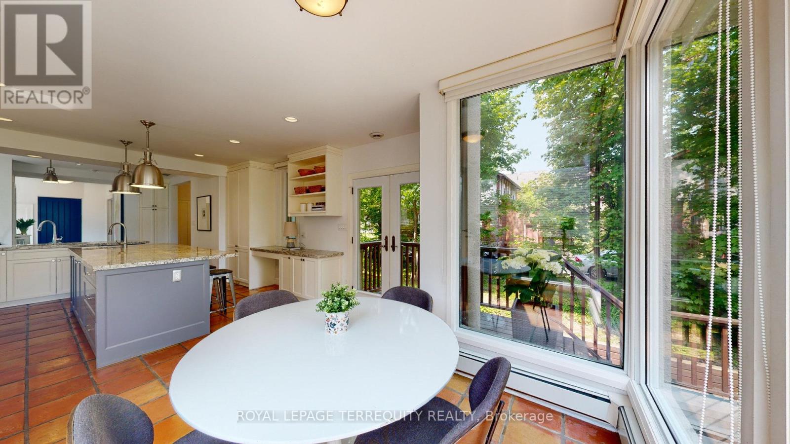 65 Burnhamthorpe Crescent Property Photo 22