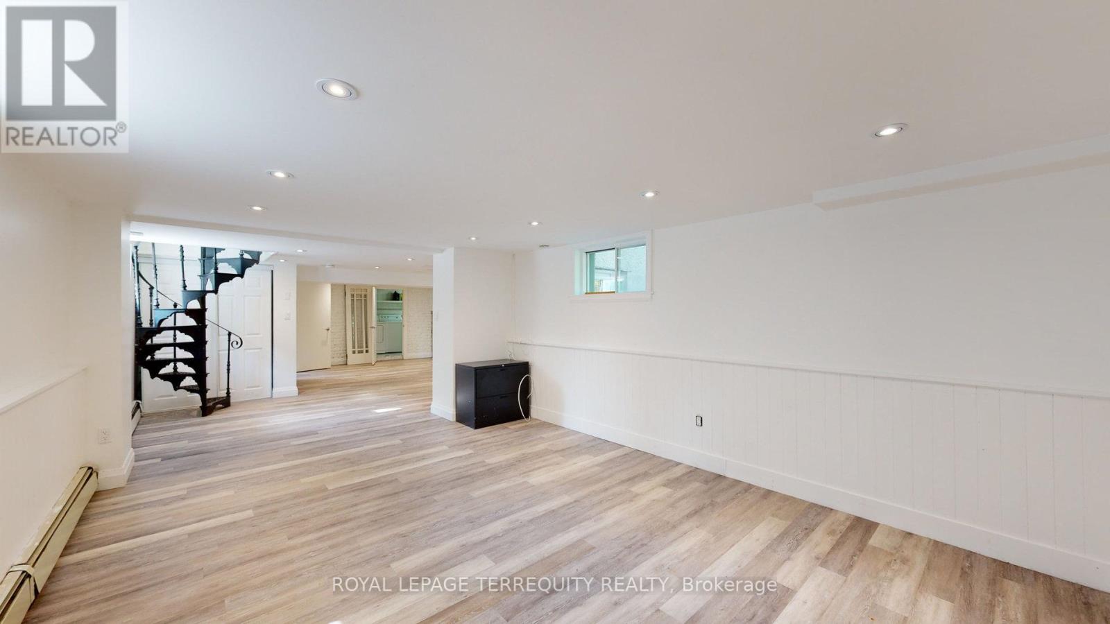 65 Burnhamthorpe Crescent Property Photo 36