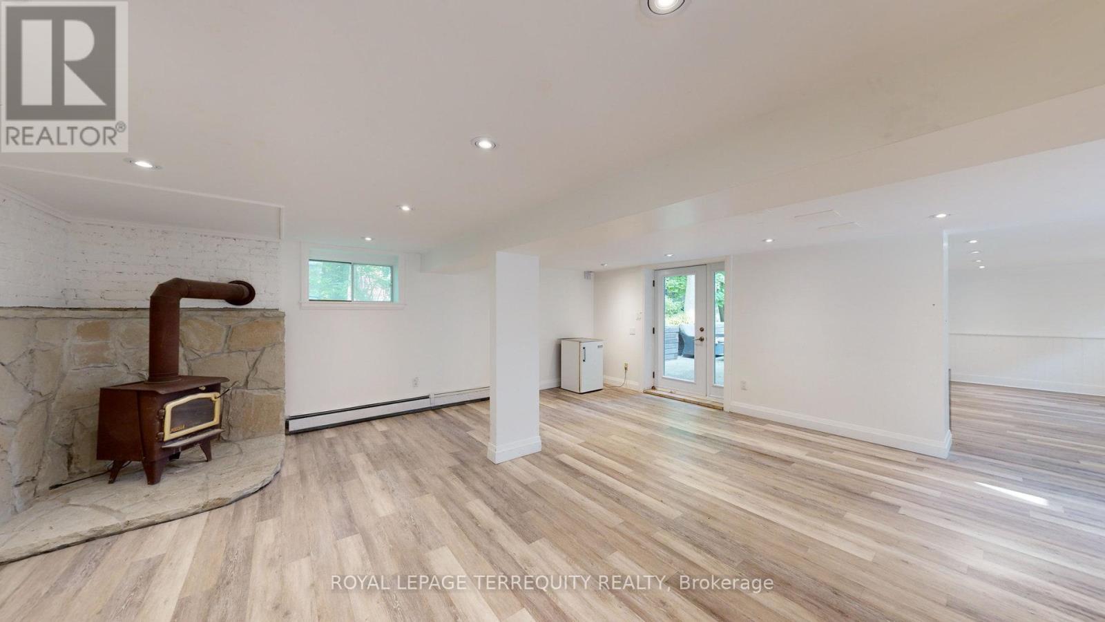 65 Burnhamthorpe Crescent Property Photo 37