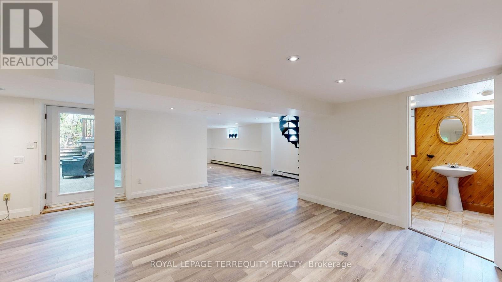 65 Burnhamthorpe Crescent Property Photo 39