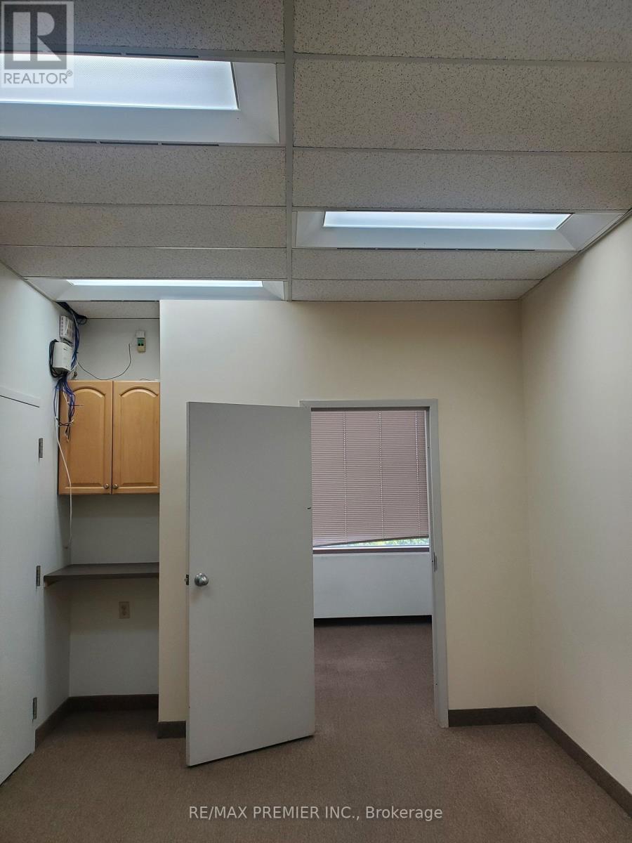 421 - 3200 Dufferin Street Property Photo 3