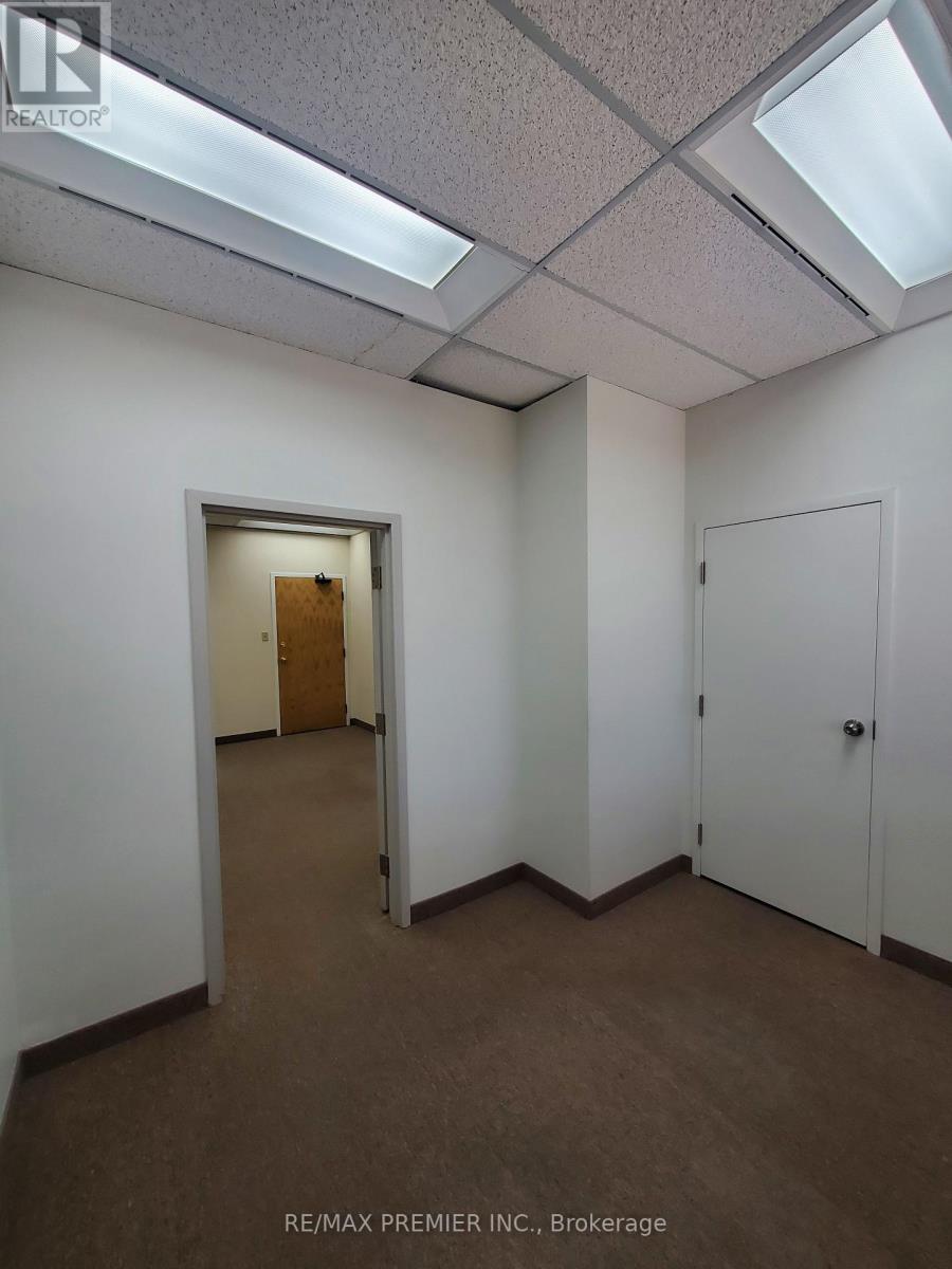 421 - 3200 Dufferin Street Property Photo 7