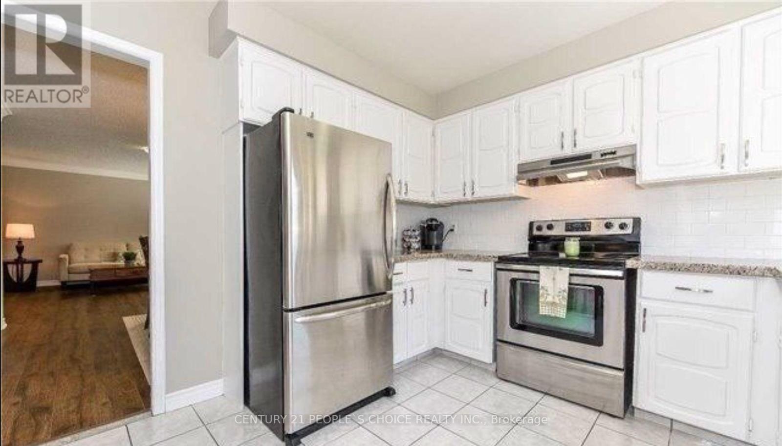4339 Radisson (upper Level) Crescent W Property Photo 9