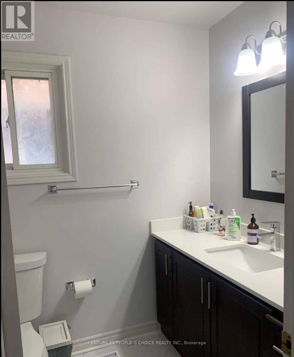4339 Radisson (upper Level) Crescent W Property Photo 11