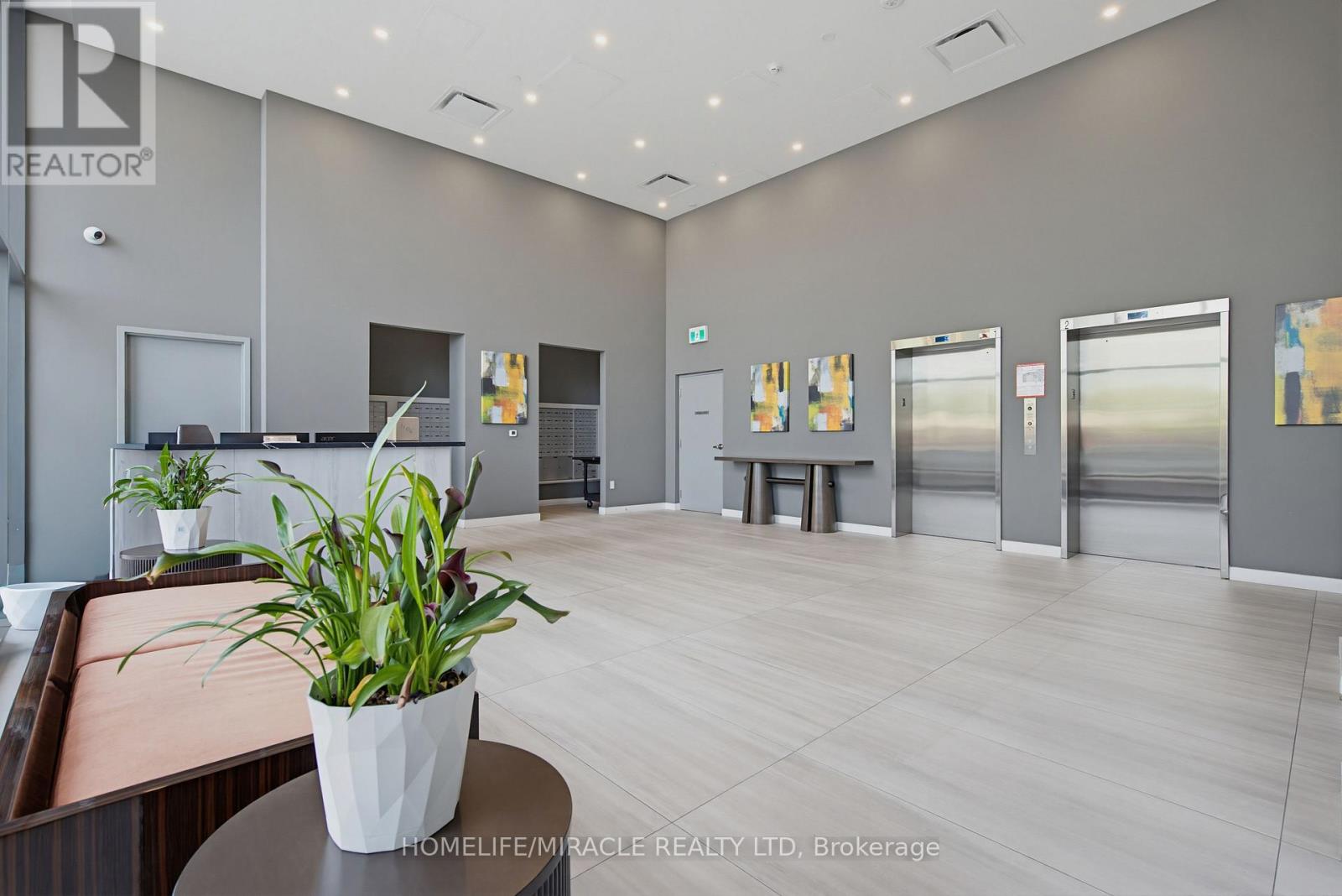 605 - 859 The Queensway Property Photo 2