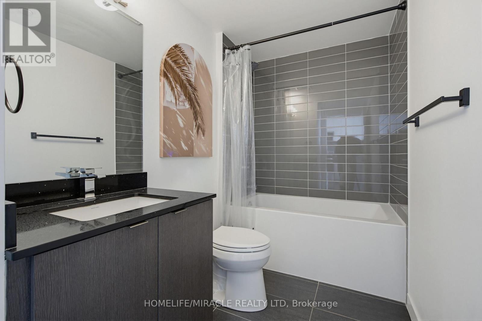 605 - 859 The Queensway Property Photo 13