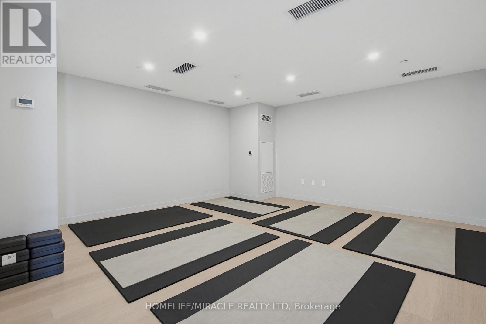 605 - 859 The Queensway Property Photo 19
