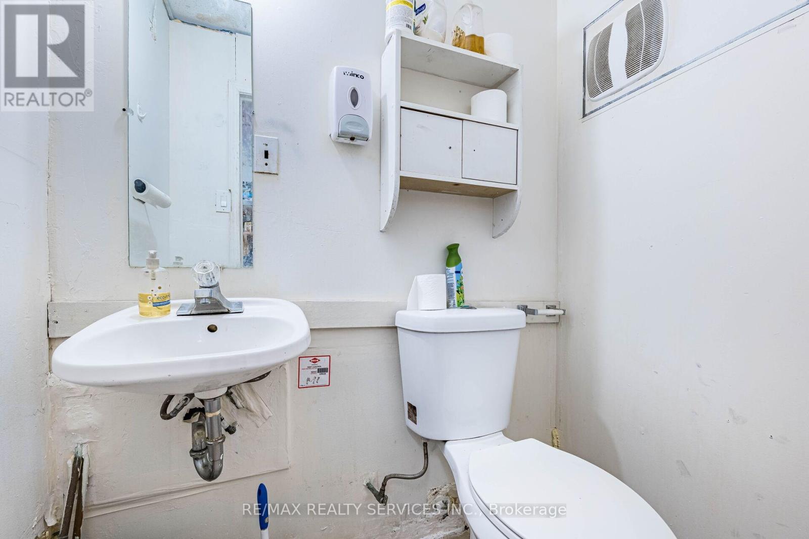 44 Dean Street Property Photo 31