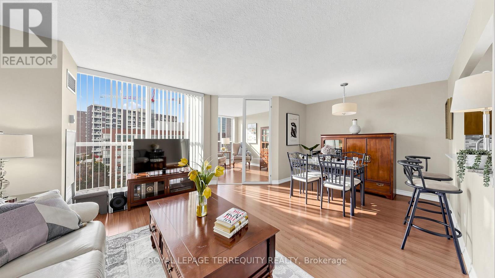 833 - 22 Southport Street Property Photo 10