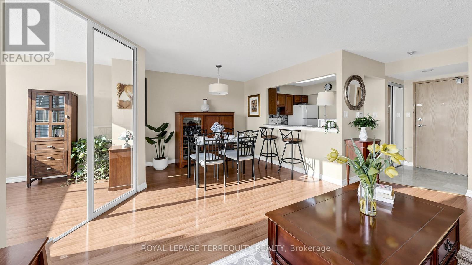 833 - 22 Southport Street Property Photo 11