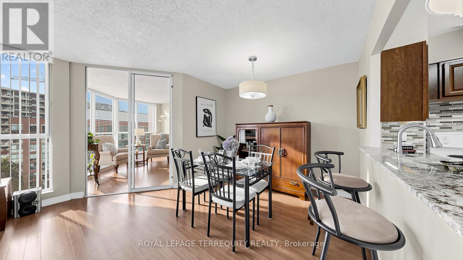 833 - 22 Southport Street Property Photo 12