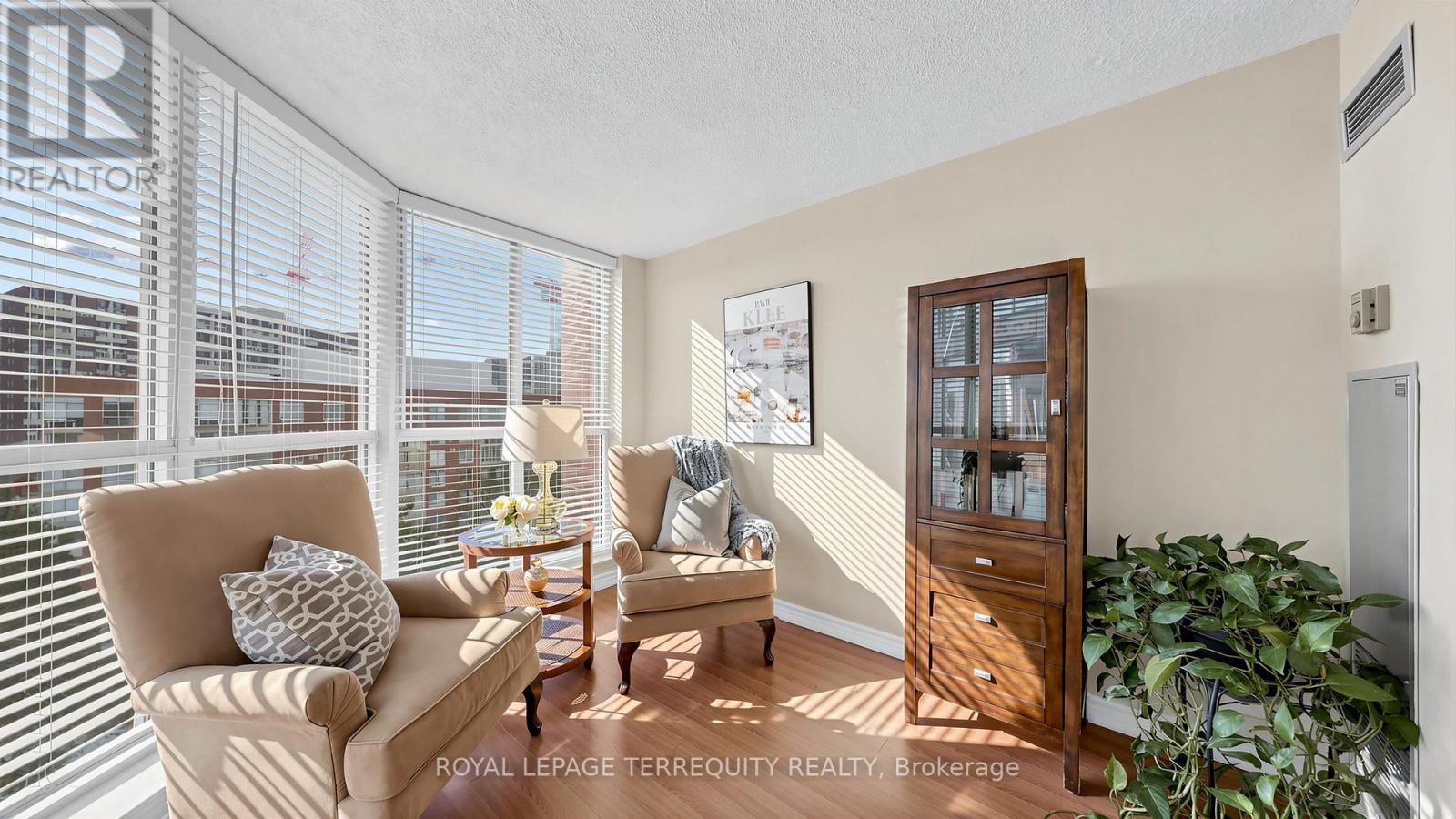 833 - 22 Southport Street Property Photo 14