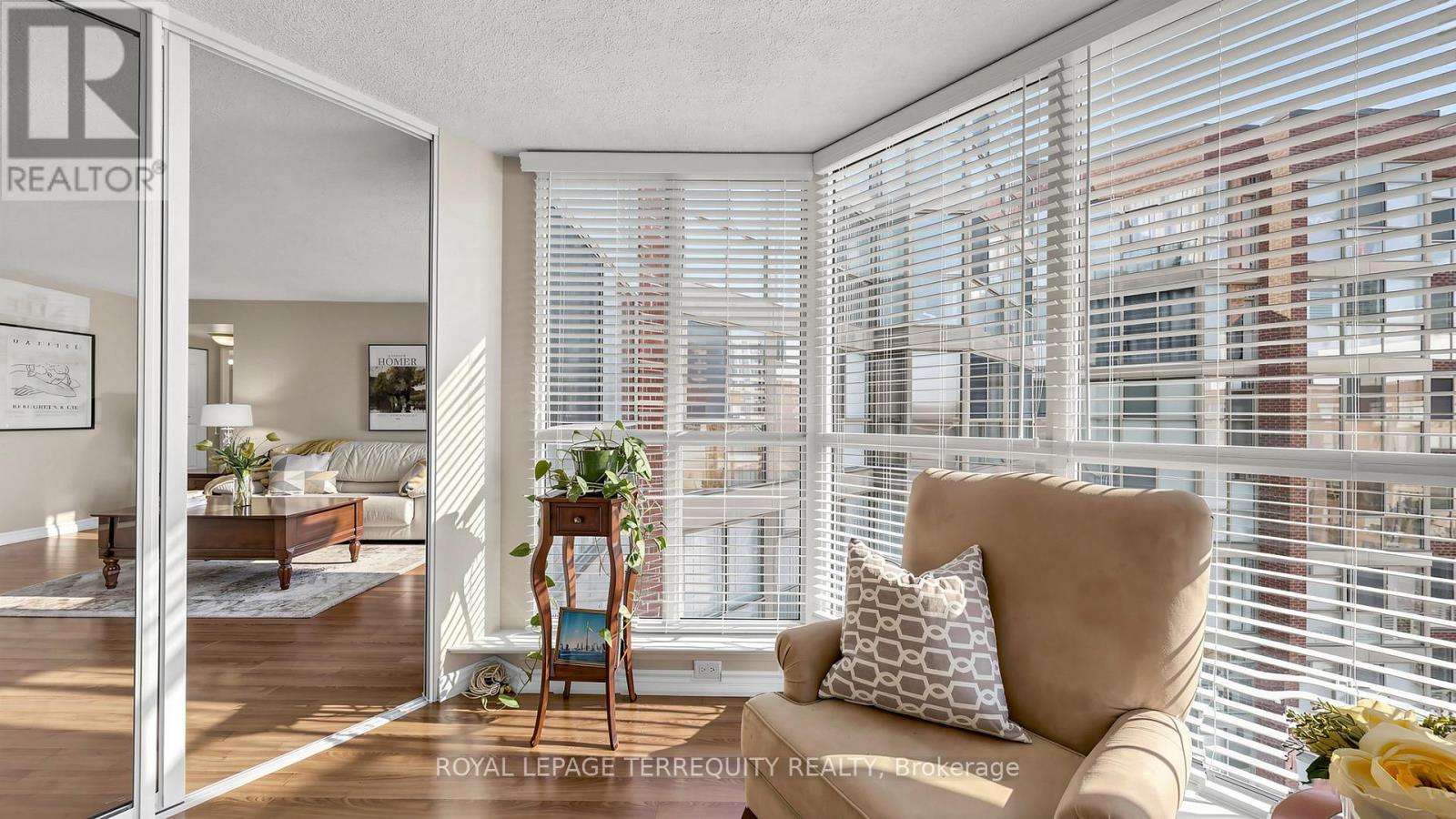 833 - 22 Southport Street Property Photo 15