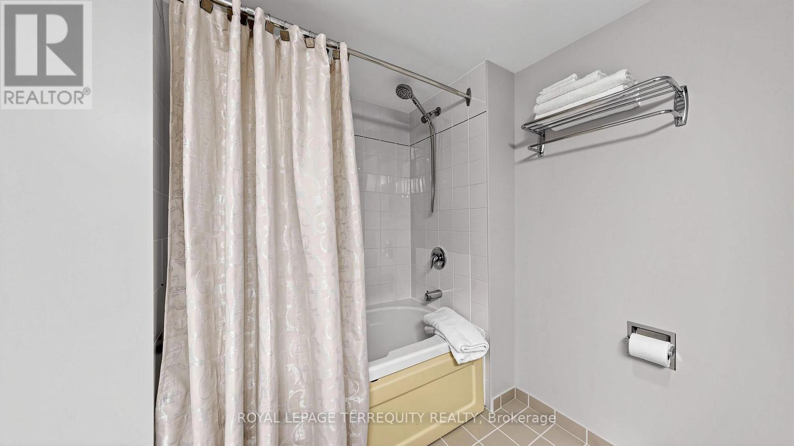 833 - 22 Southport Street Property Photo 20