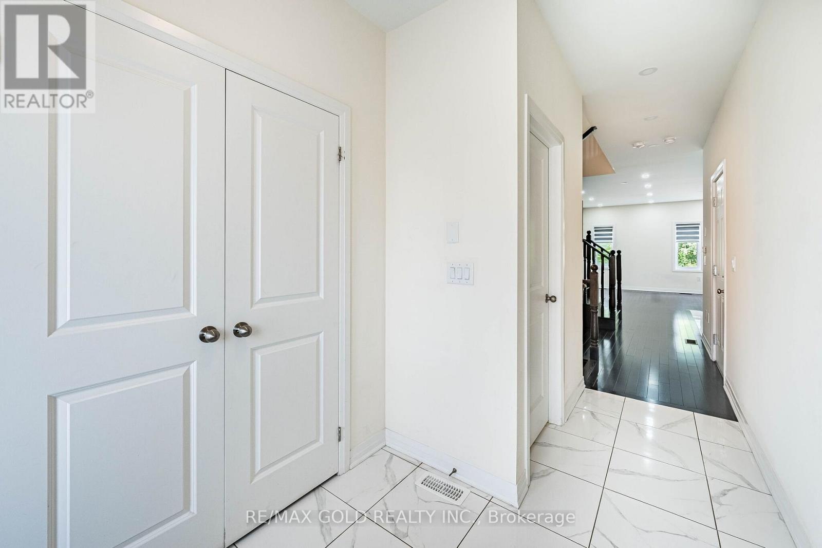 16 Brixham Lane Property Photo 8