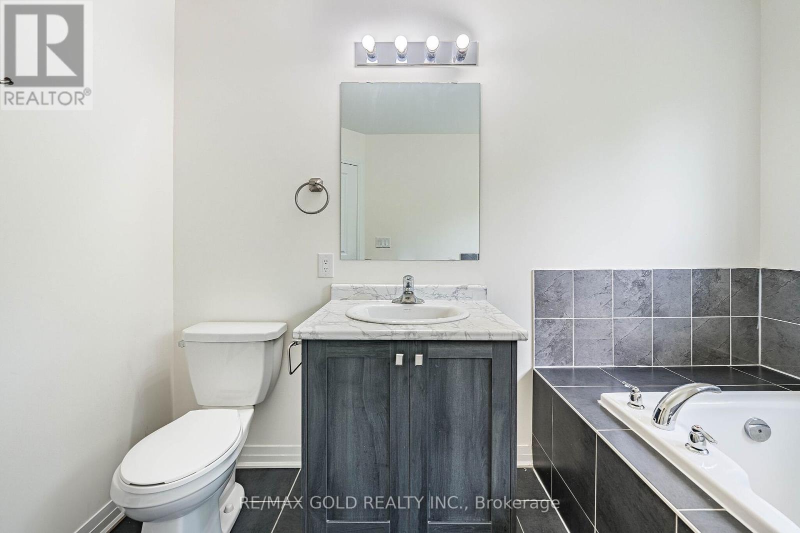 16 Brixham Lane Property Photo 30