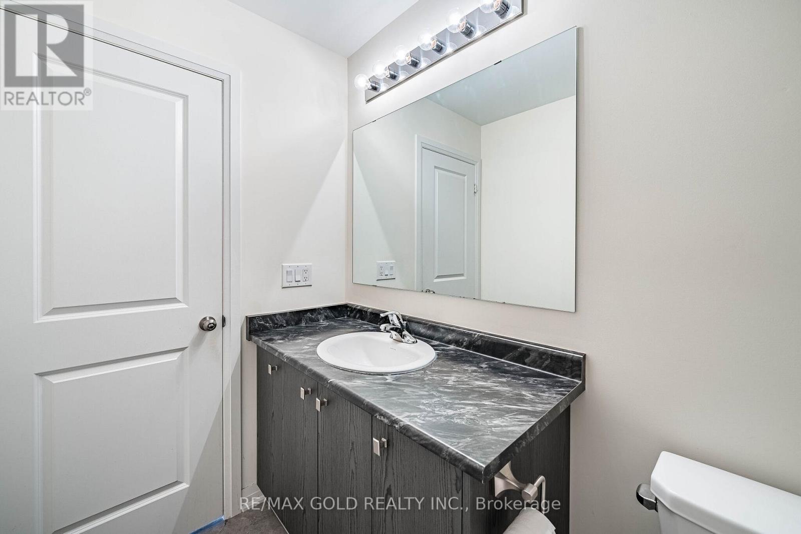 16 Brixham Lane Property Photo 40