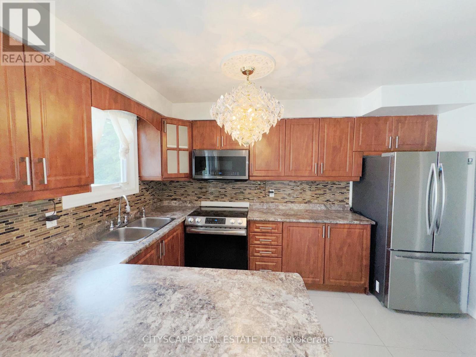 3720 Brandon Gate Drive Property Photo 12