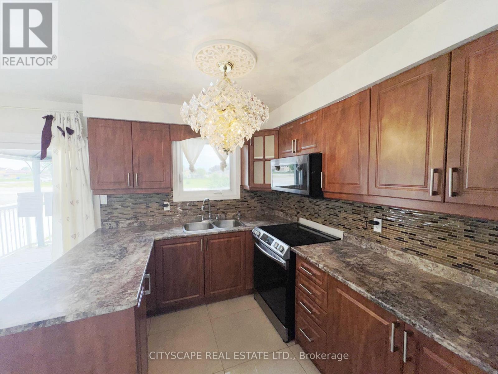 3720 Brandon Gate Drive Property Photo 13