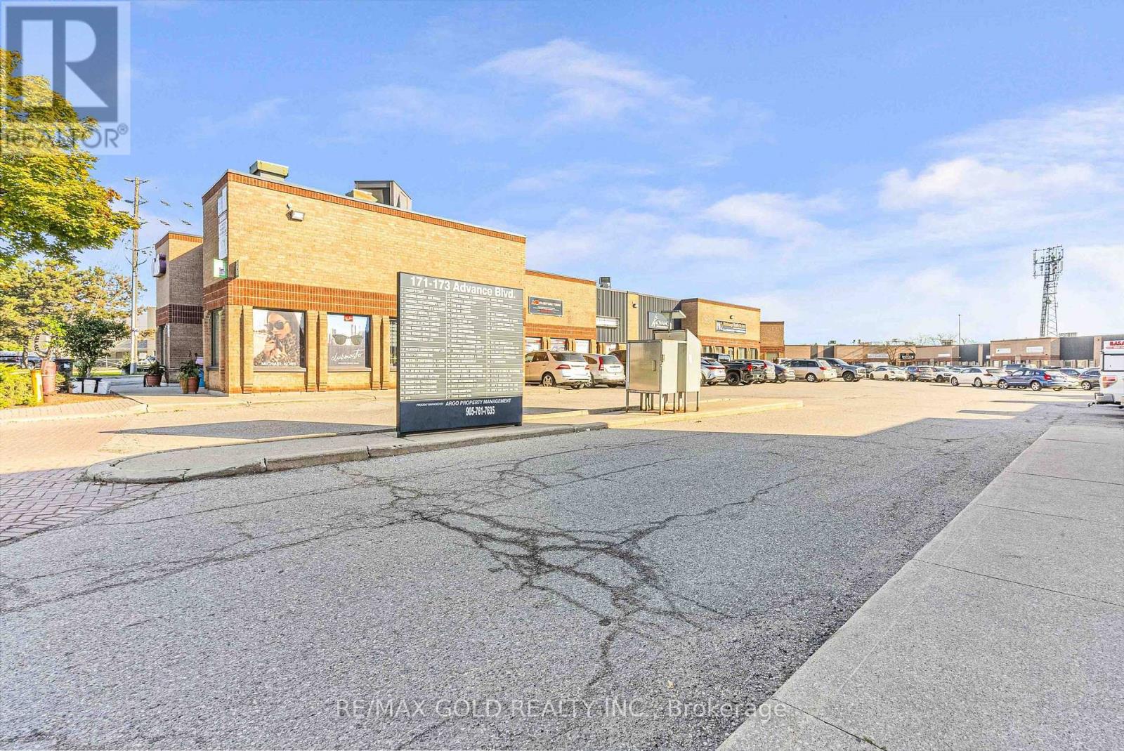 57 - 173 ADVANCE BOULEVARD Property Photo 1